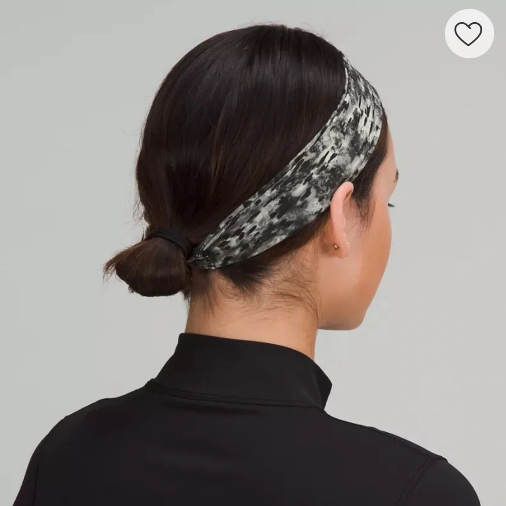 Lululemon fly away tamer headband new